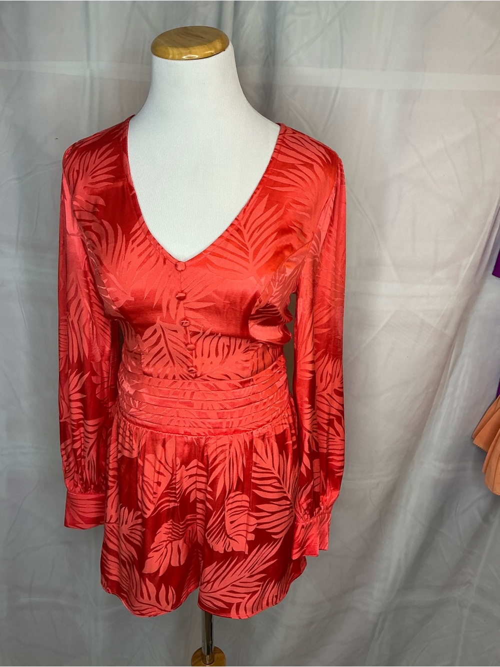 2335 - Guess Red Satin Leaf-Print Long Sleeve Mini Dress - Picture 2 of 12